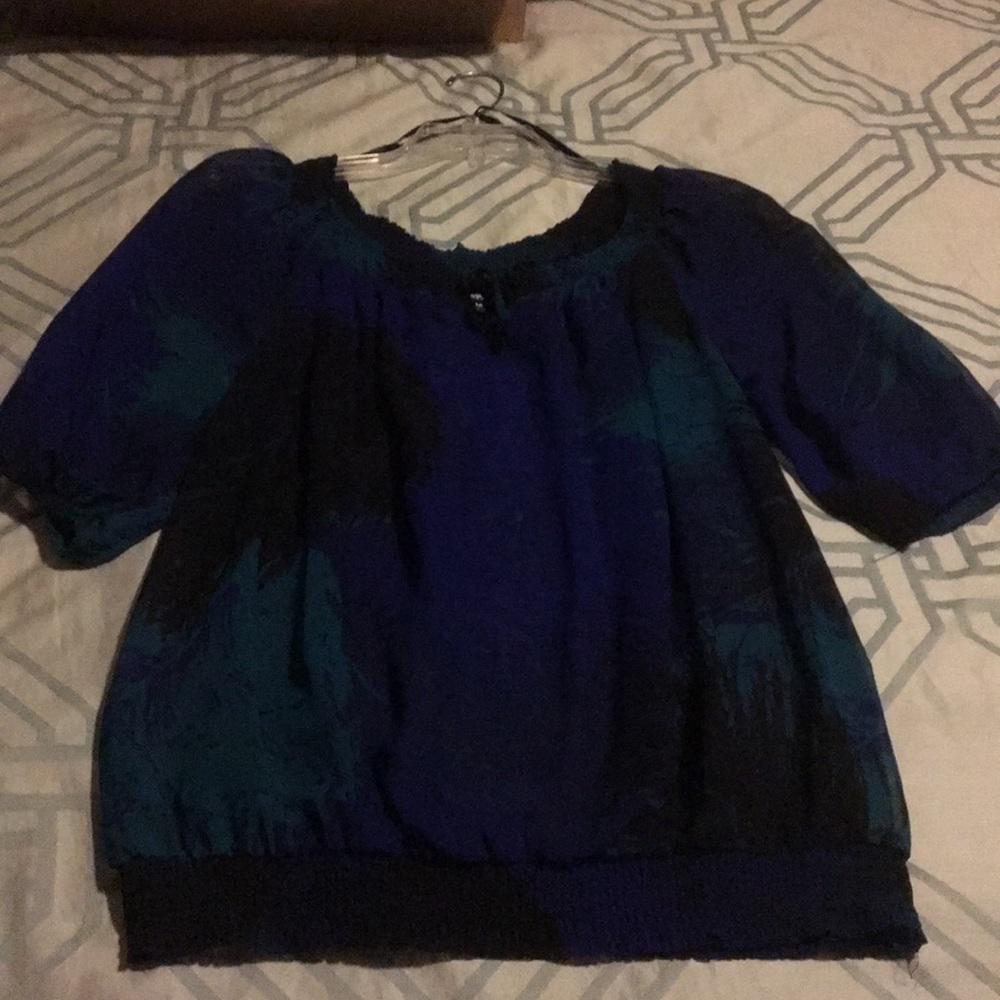 Mossimo M sheer top very fun print. - Picture 1 of 2